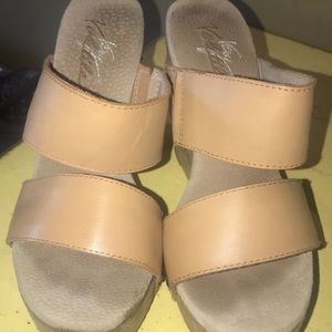 Very Volatile tan wedges size 7
